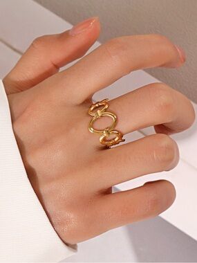 Gold Linked Circle Statement Ring - Women Jewelry